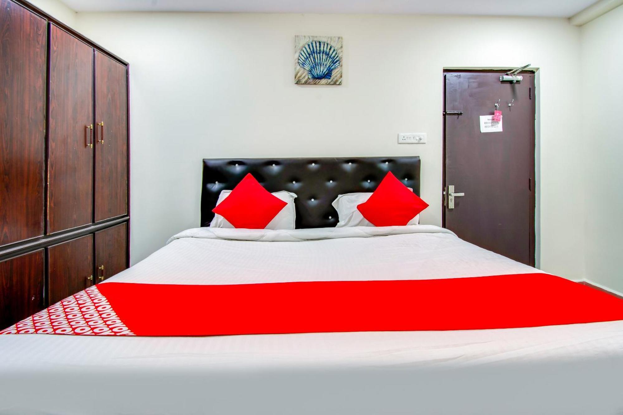 Oyo Akshaya Inn Vidzsajavádá Kültér fotó
