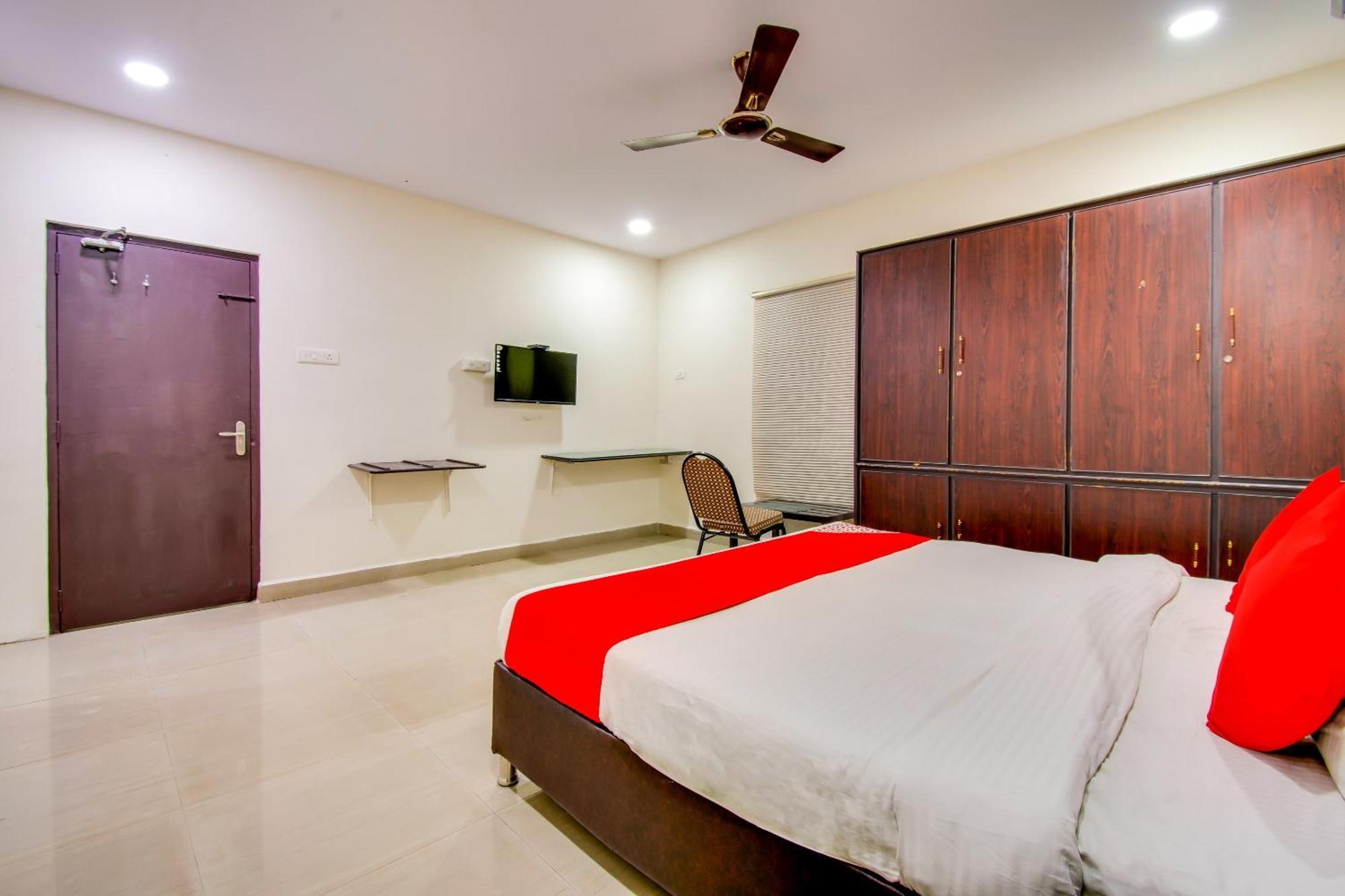 Oyo Akshaya Inn Vidzsajavádá Kültér fotó