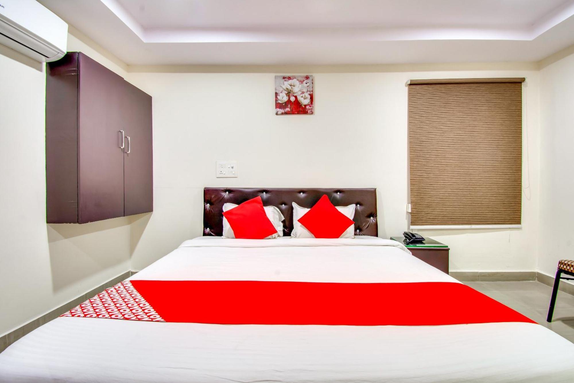 Oyo Akshaya Inn Vidzsajavádá Kültér fotó