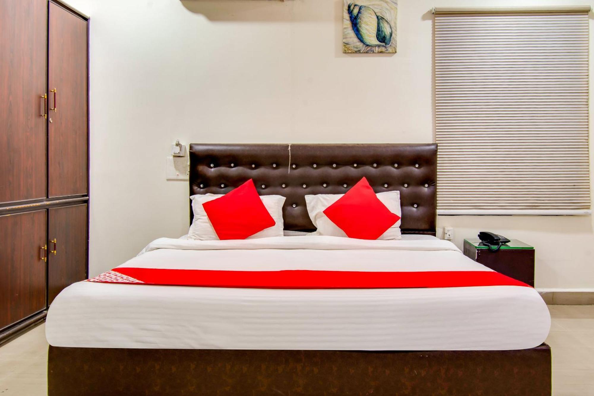 Oyo Akshaya Inn Vidzsajavádá Kültér fotó