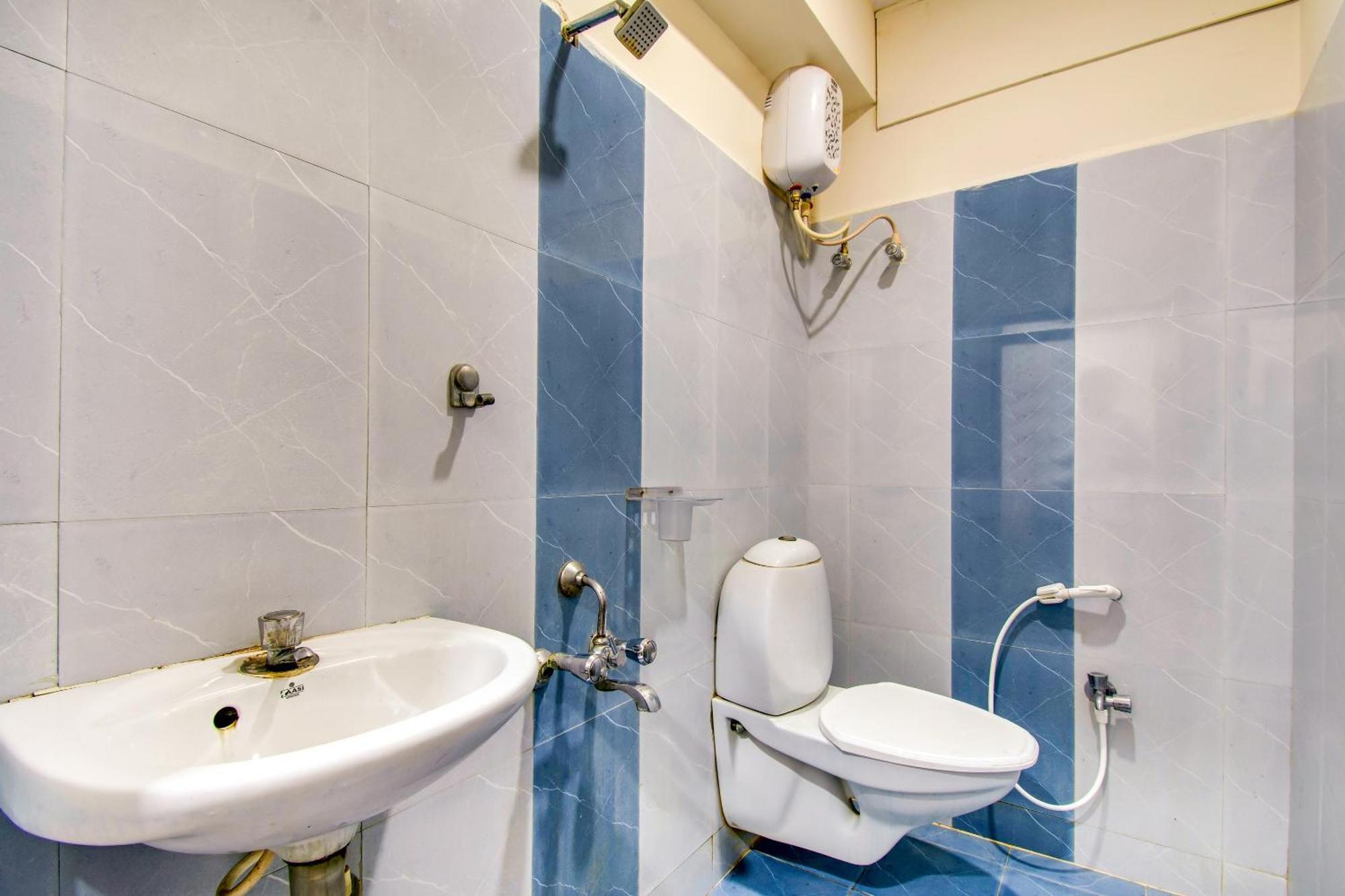 Oyo Akshaya Inn Vidzsajavádá Kültér fotó