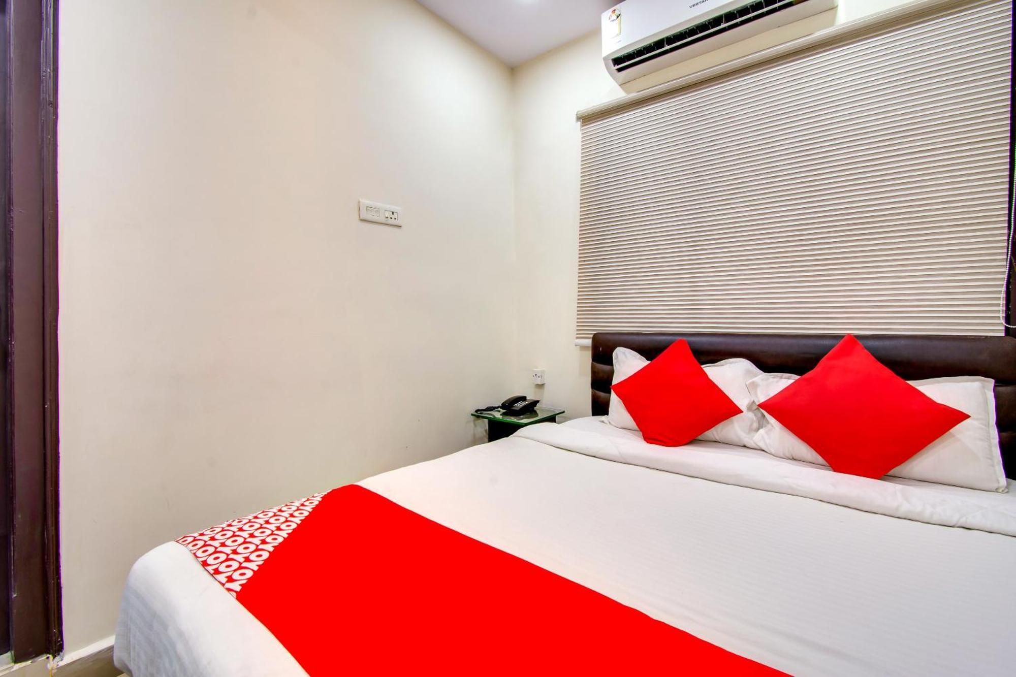 Oyo Akshaya Inn Vidzsajavádá Kültér fotó